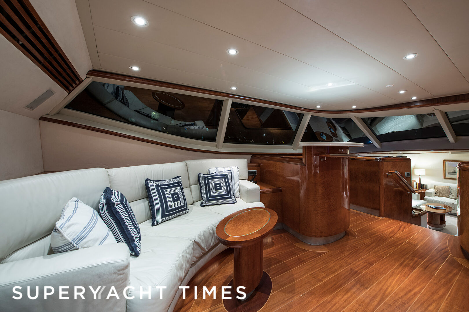 Nashira II yacht saloon
