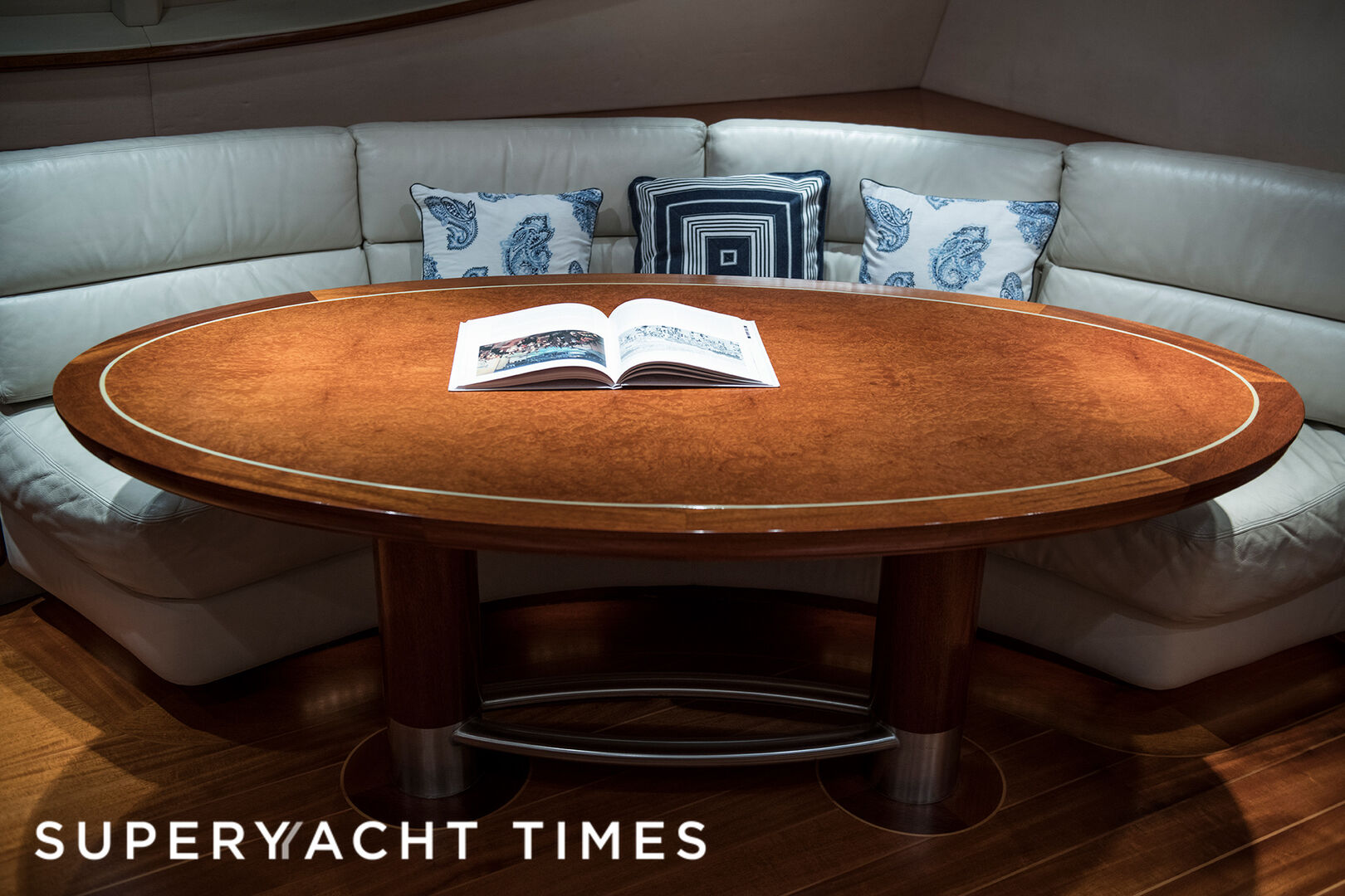 Nashira II yacht saloon