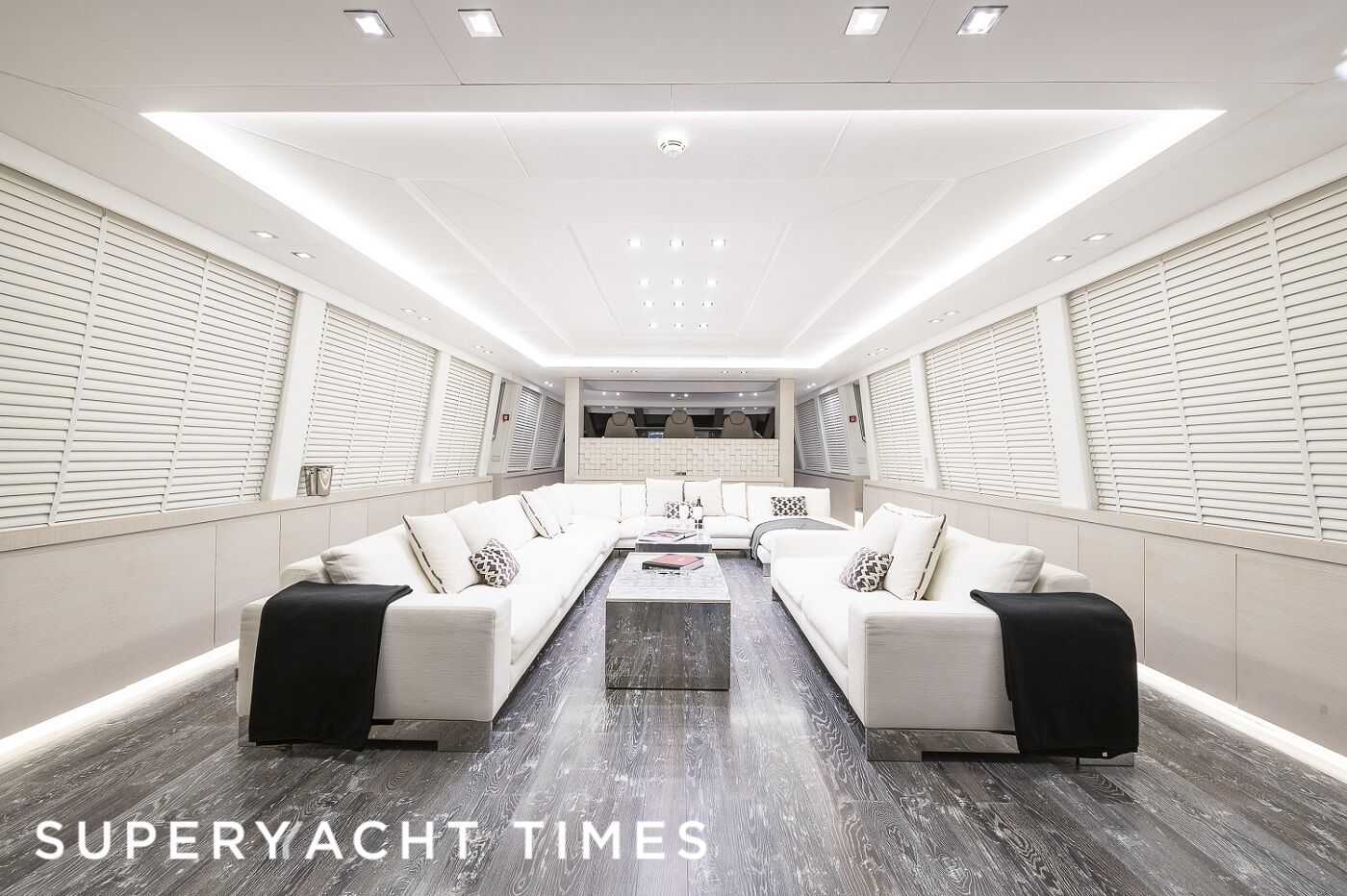 Seafire yacht saloon