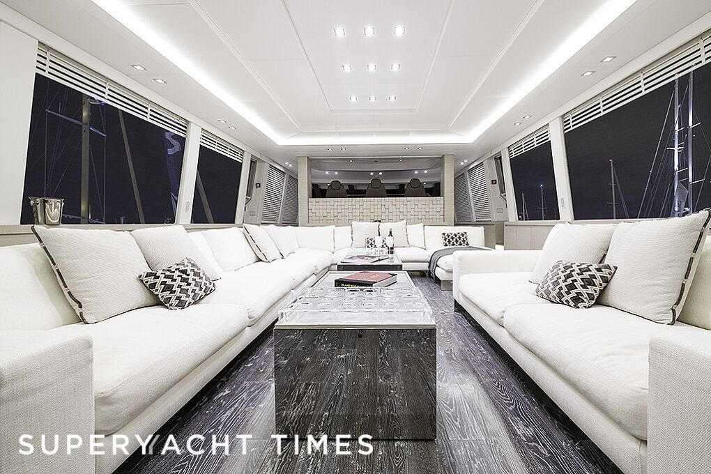 Seafire yacht saloon