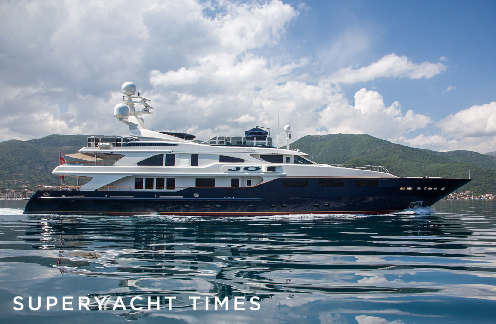 Jo yacht