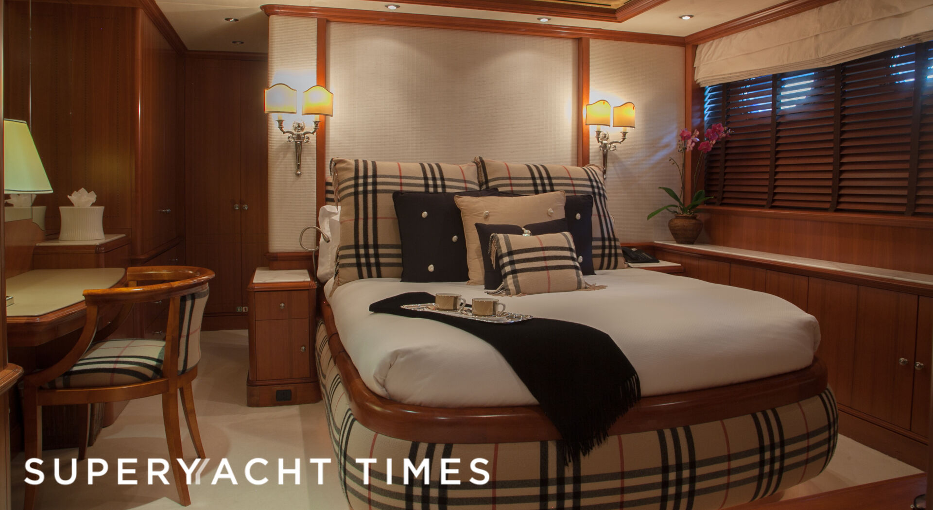 Jo yacht stateroom