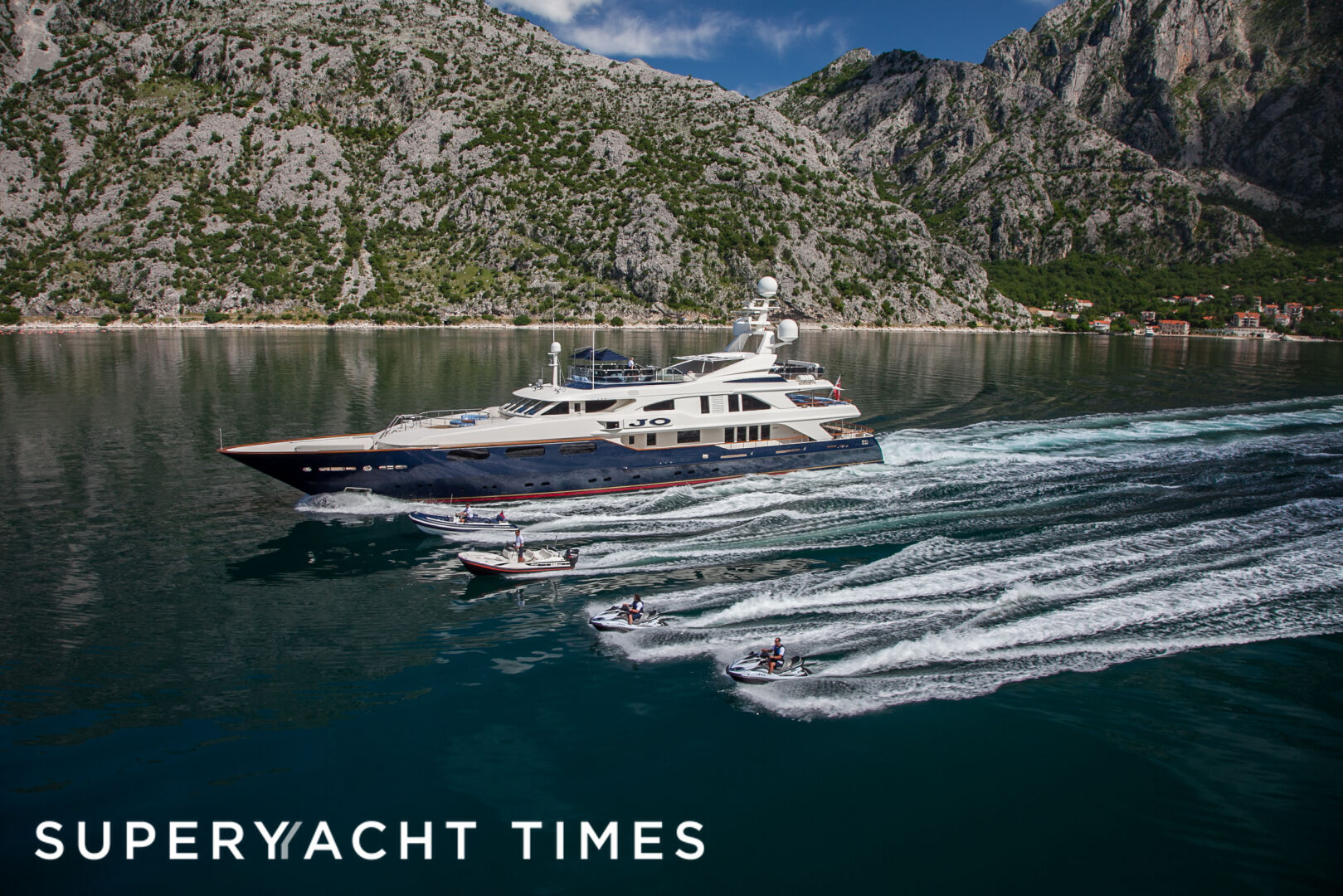 Jo yacht