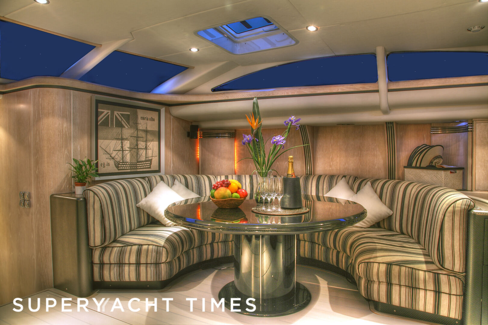 Maria Alba II yacht saloon