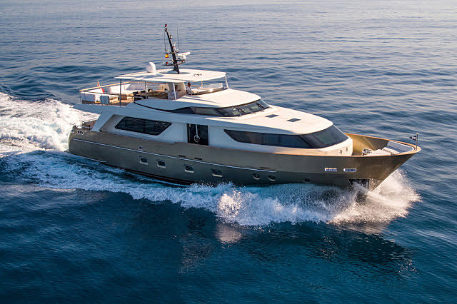 27m Sanlorenzo SD92 motor yacht Mai sold