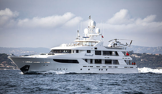 Boardwalk yacht in Saint-Tropez 