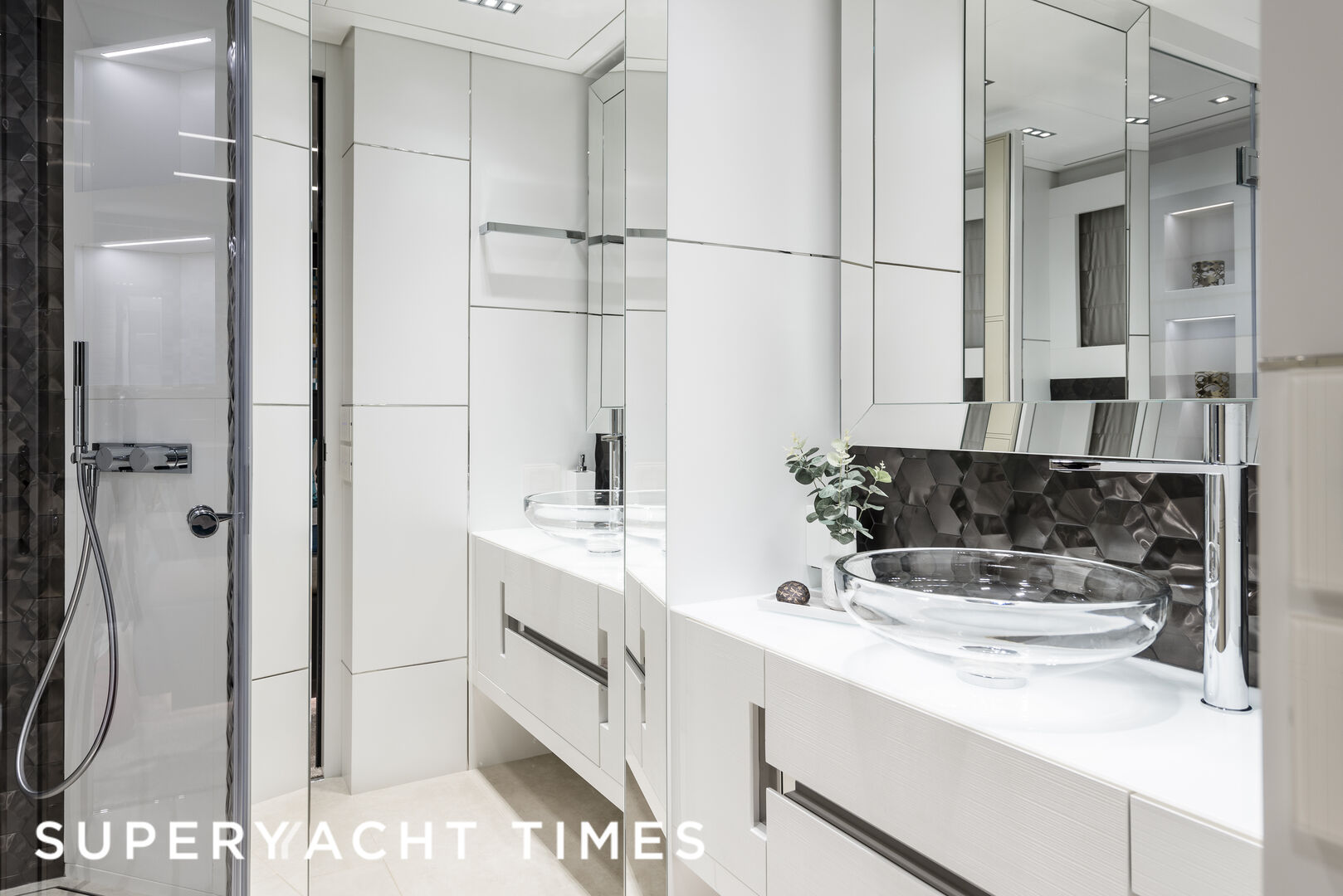 Chorusline yacht bathroom