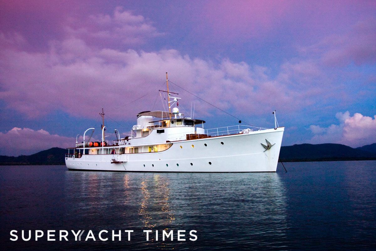 Calisto yacht anchored