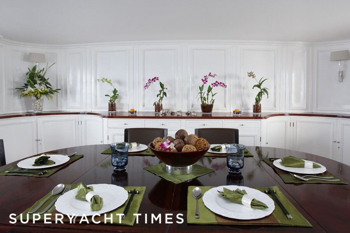 Calisto yacht dining room