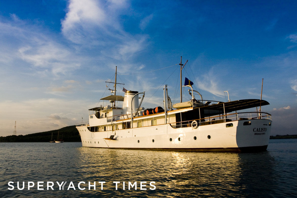 Calisto yacht anchored