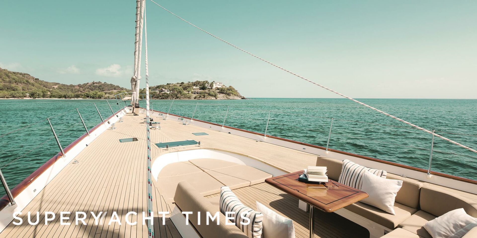 Inmocean yacht foredeck