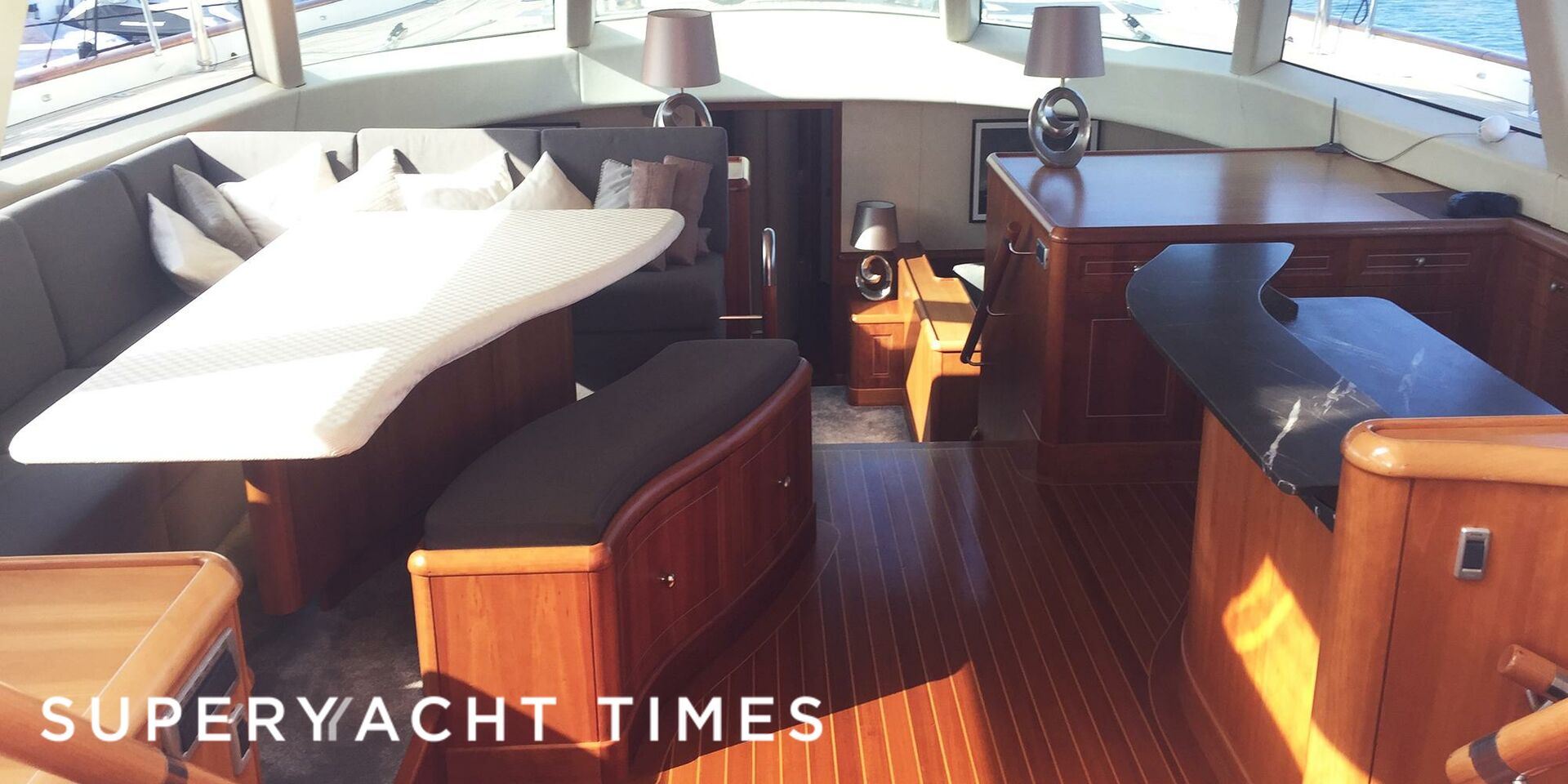 Inmocean yacht saloon