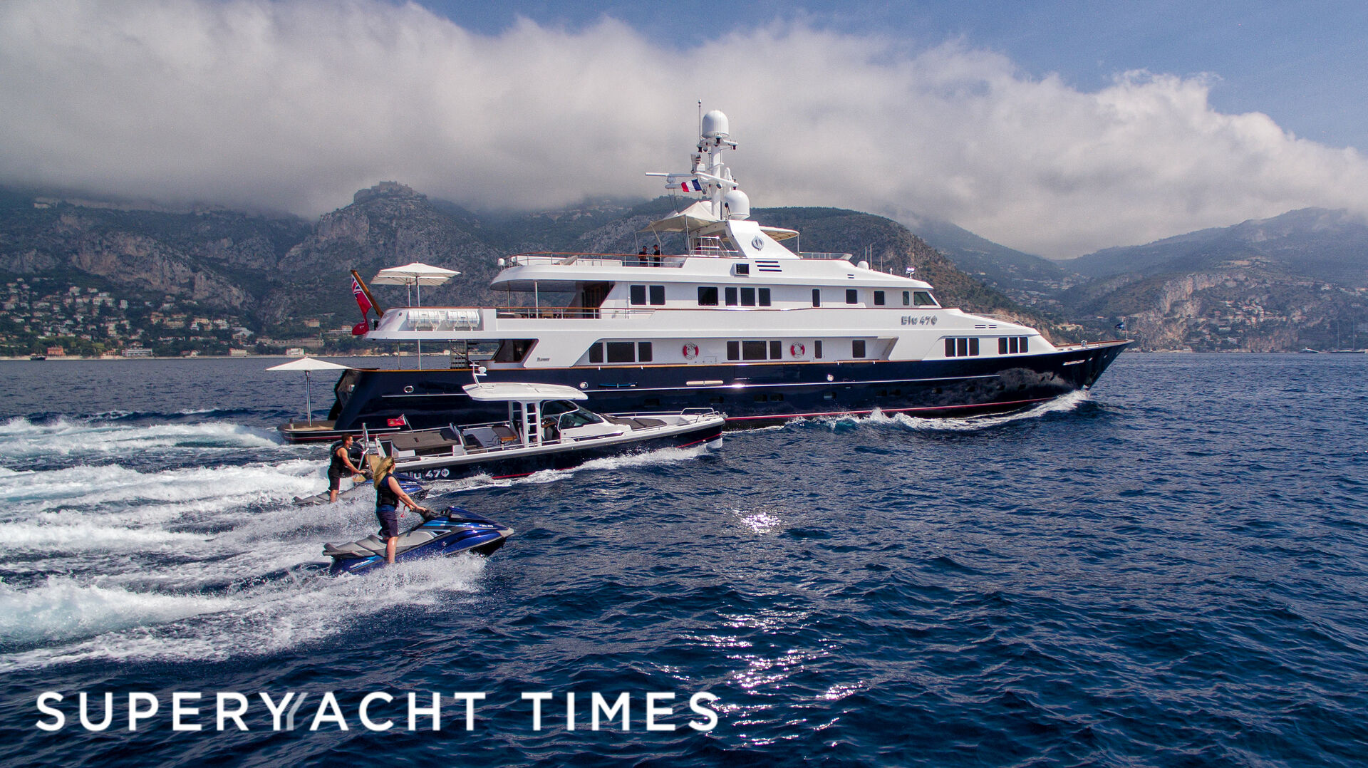 Blu 470 yacht  cruising 