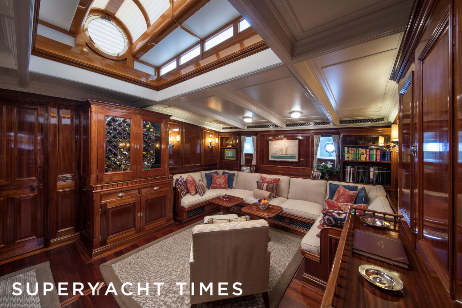 Adela yacht lounge  