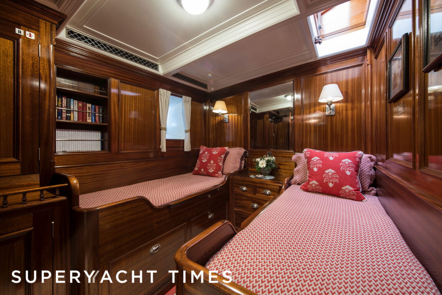 Adela yacht twin cabin 