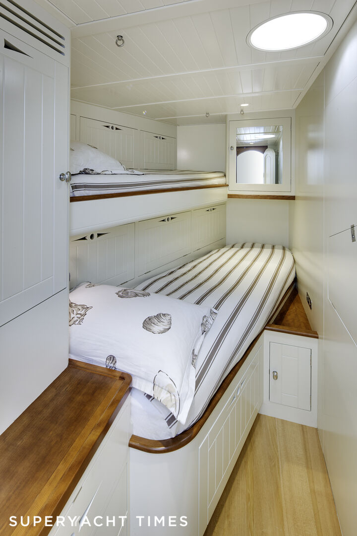 Endeavour yacht cabin 
