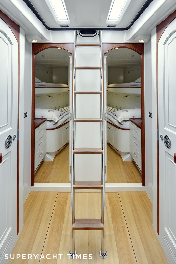 Endeavour yacht cabin 