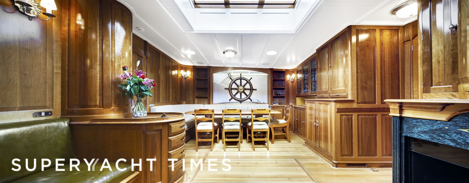 Endeavour yacht saloon 