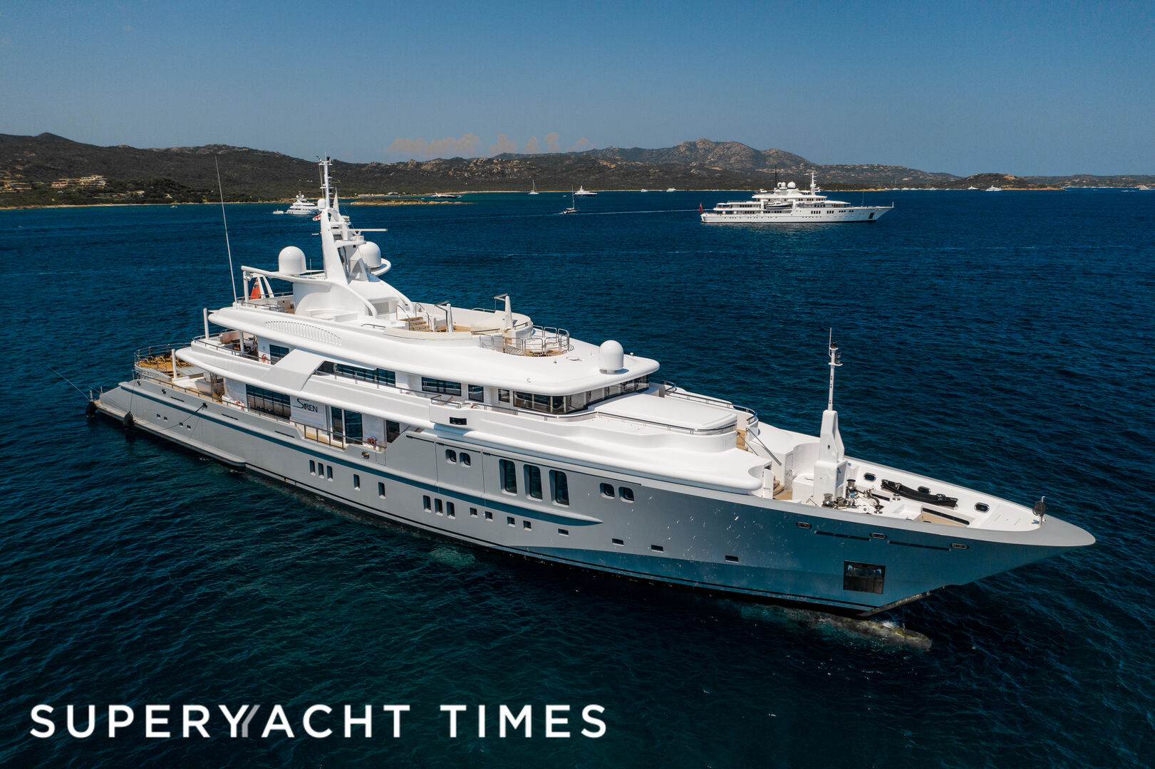 Siren yacht anchored of Cala di Volpe