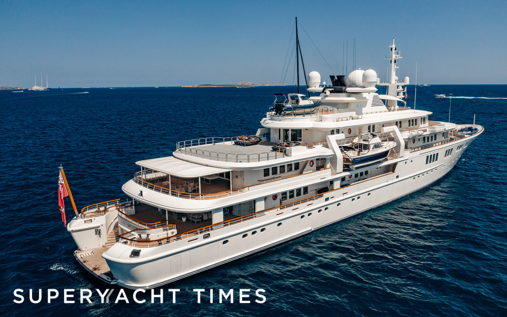 Tatoosh yacht at anchor off Cala di Volpe